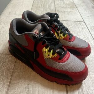 NIKE AIRMAX SIZE 9
